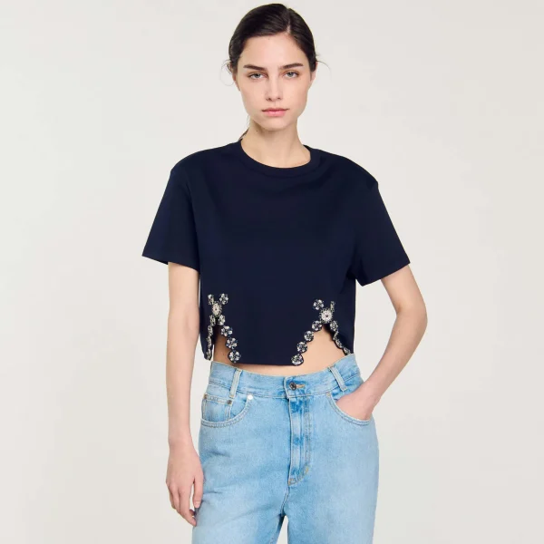 Sandro Paris Camiseta Curta Com Detalhe De Strass-Mulheres Camisetas